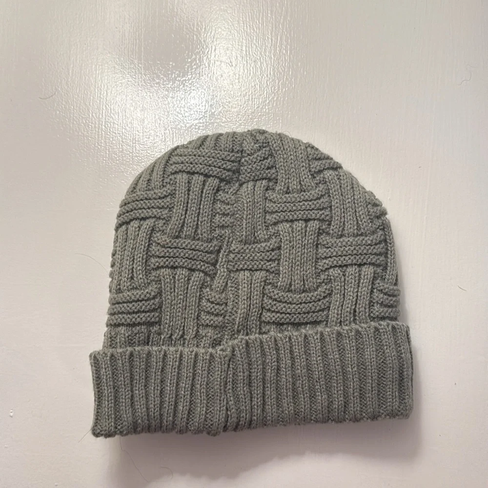 Britt’s Knits Gray Beanie-See Photos